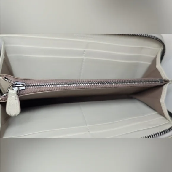 Bottega Veneta White Leather Embroidered Long Zippy Wallet - Picture 8 of 11